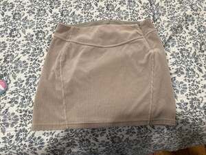 Lululemon Ribbed Cord Thin Wale Skirt Mojave Tan Size 10